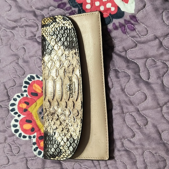 Coach flap clutch - Picture 1 of 5